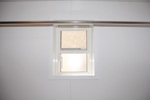 LIXILの浴室の窓